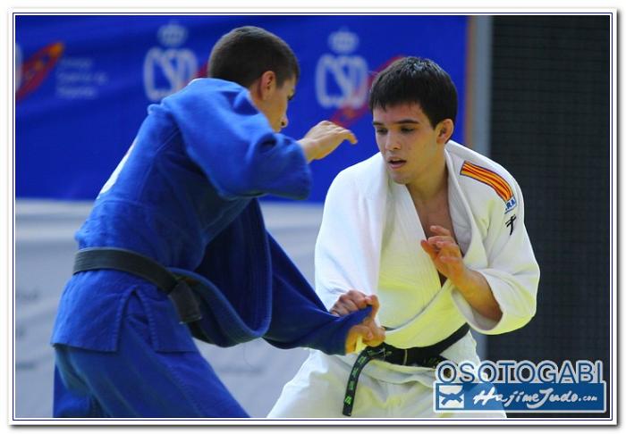 CEU2011 200037